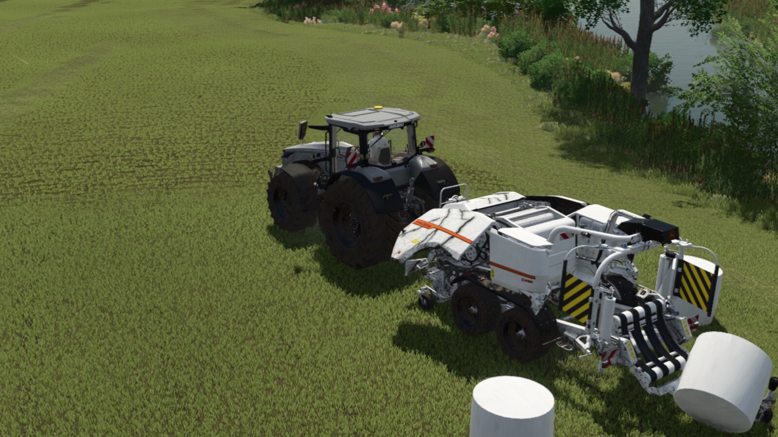 John Deere C441R Baller