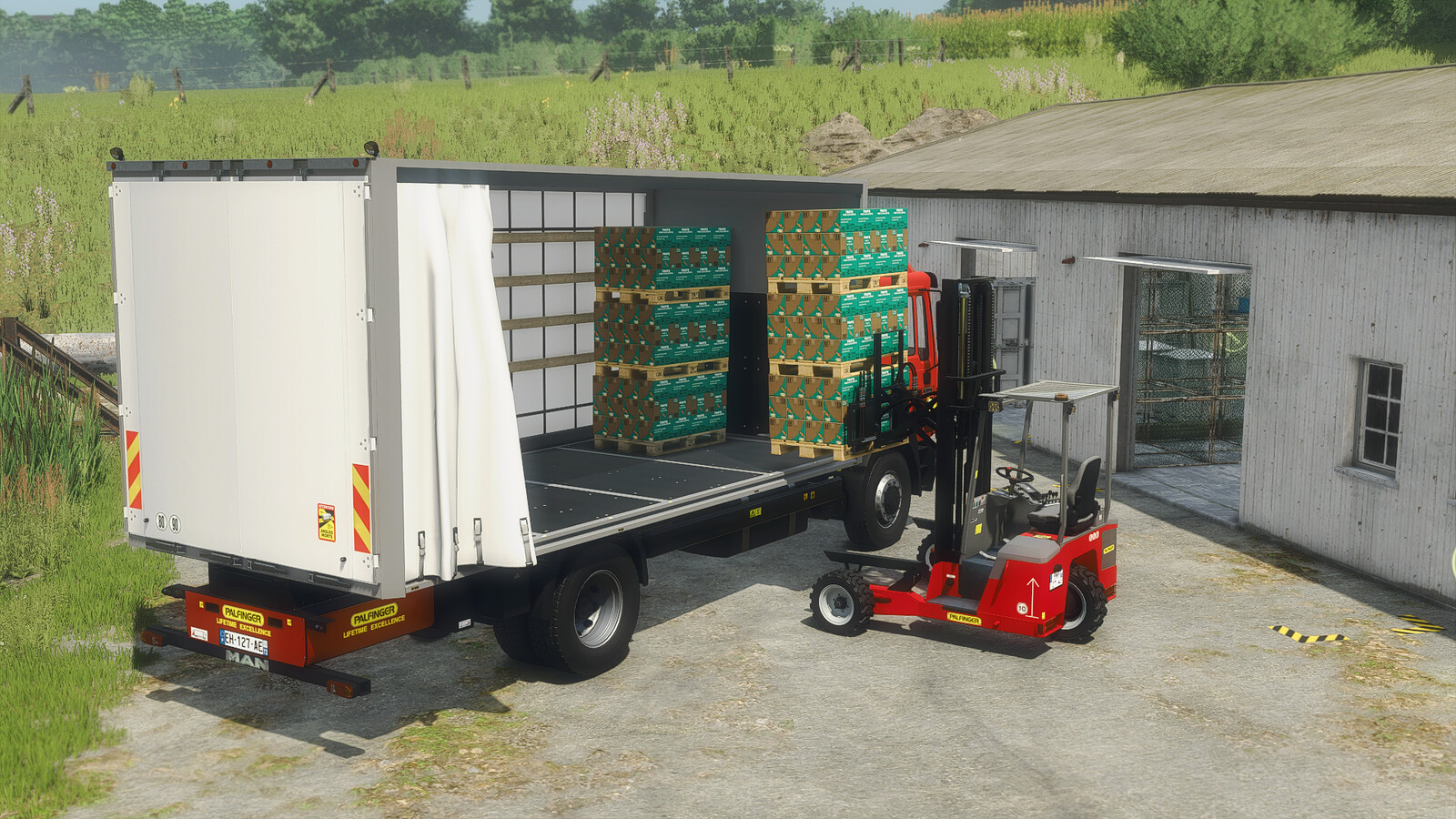 MAN 19.322 With Sliding Curtain