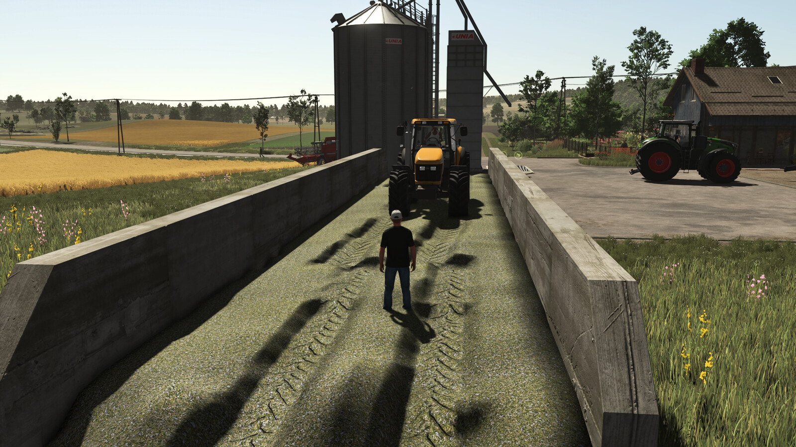 Helper Silage Compacting